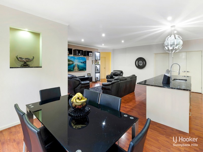 61 The Parkway, Stretton QLD 4116