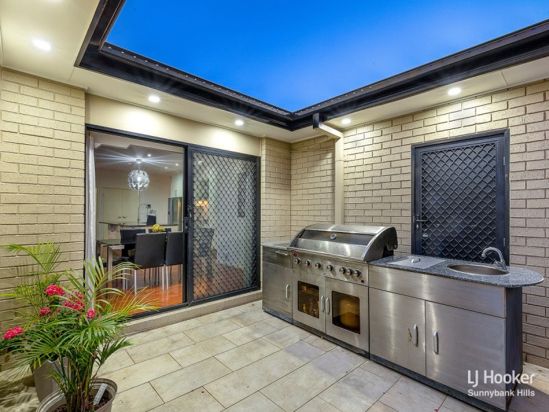 61 The Parkway, Stretton QLD 4116