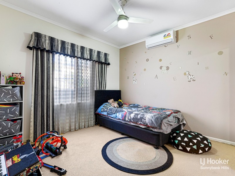 61 The Parkway, Stretton QLD 4116