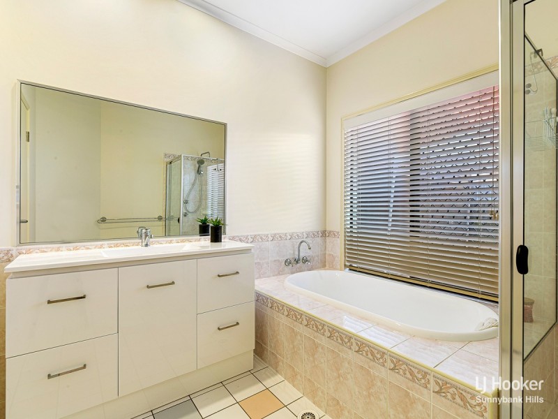 61 The Parkway, Stretton QLD 4116