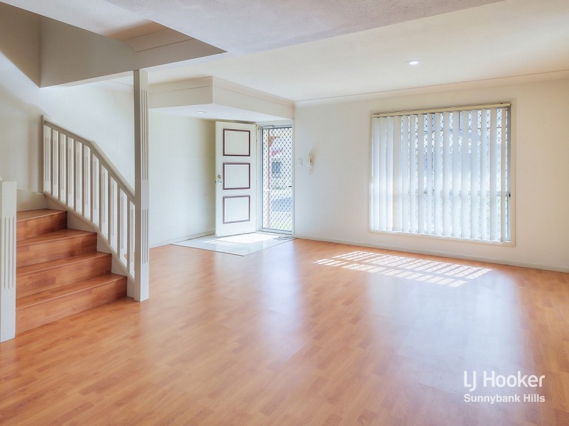 15/10 Lawrence Close, Robertson QLD 4109