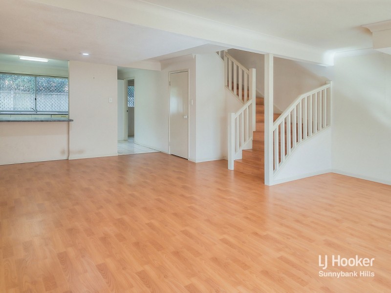 15/10 Lawrence Close, Robertson QLD 4109