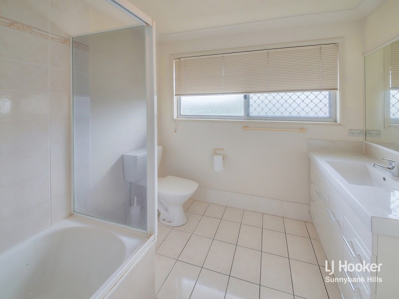 15/10 Lawrence Close, Robertson QLD 4109