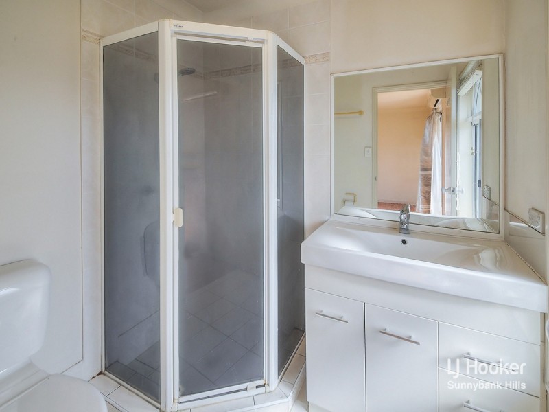 15/10 Lawrence Close, Robertson QLD 4109