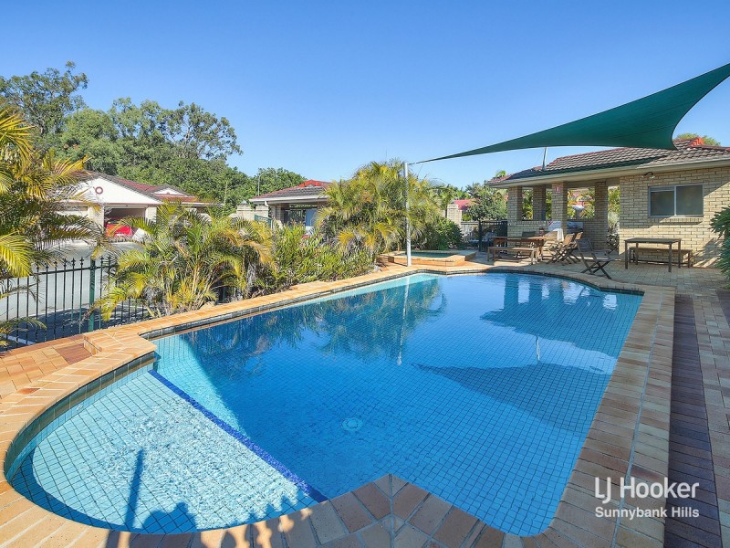 15/10 Lawrence Close, Robertson QLD 4109