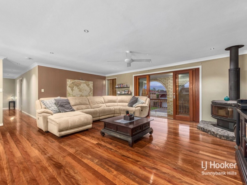 19 Tapscott Street, Wishart QLD 4122