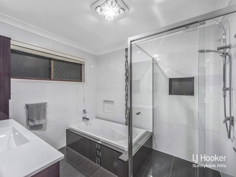 19 Tapscott Street, Wishart QLD 4122