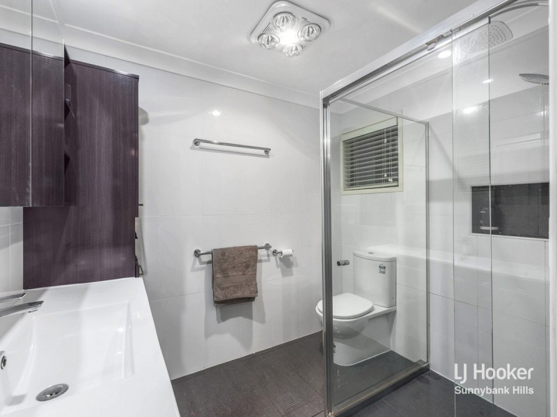 19 Tapscott Street, Wishart QLD 4122