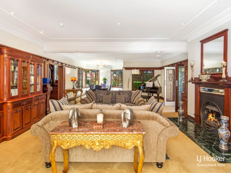 70 Woodlark Crescent, Parkinson QLD 4115