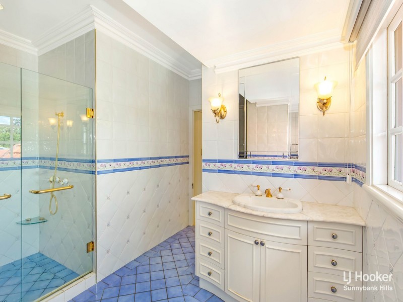 70 Woodlark Crescent, Parkinson QLD 4115
