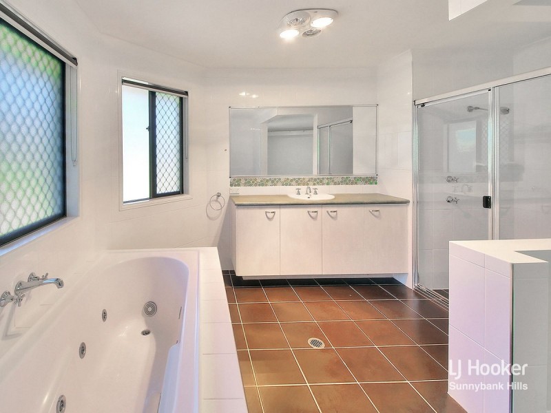 10 Hatia Place, Kuraby QLD 4112