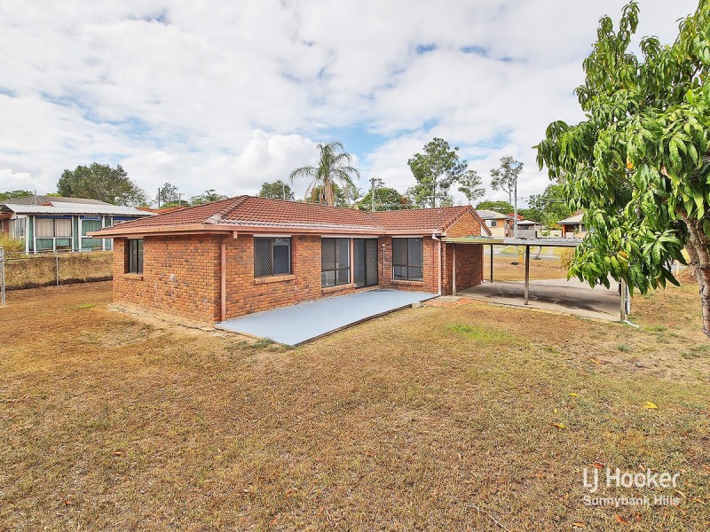 8 Fitchett Street, Goodna QLD 4300