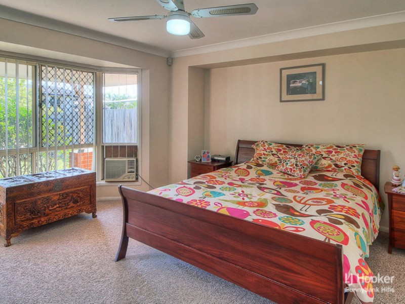 8 Albert Place, Parkinson QLD 4115
