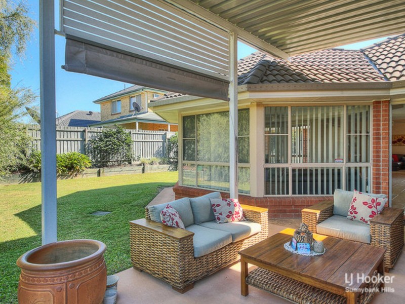 8 Albert Place, Parkinson QLD 4115