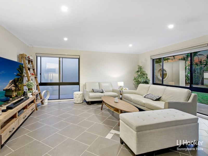 6 Ixora Court, Regents Park QLD 4118