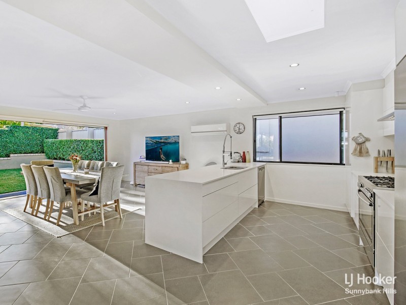 6 Ixora Court, Regents Park QLD 4118