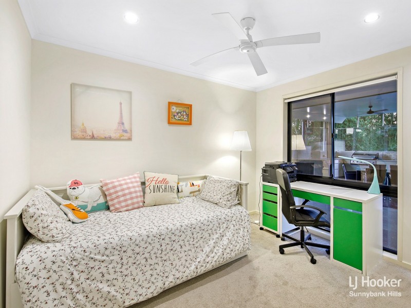 6 Ixora Court, Regents Park QLD 4118