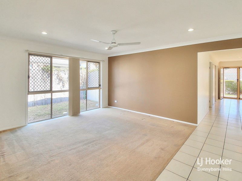 8 Pebbles Court, Berrinba QLD 4117