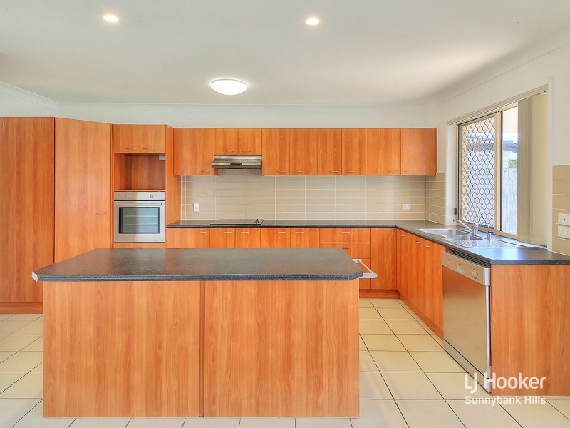 8 Pebbles Court, Berrinba QLD 4117
