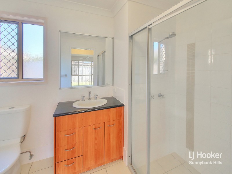 8 Pebbles Court, Berrinba QLD 4117