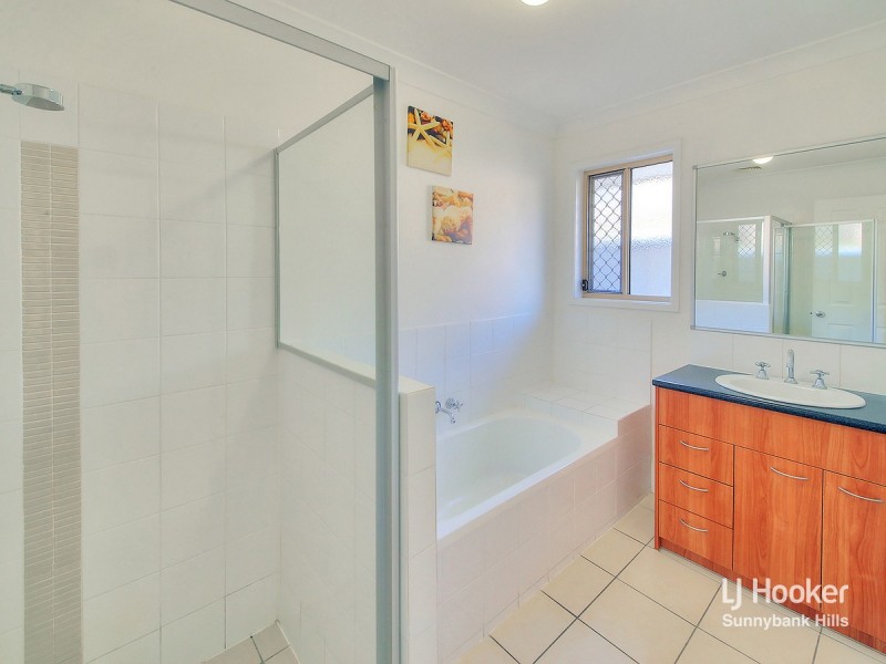8 Pebbles Court, Berrinba QLD 4117