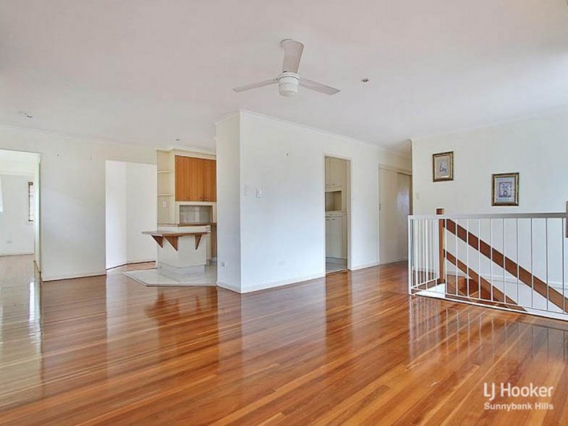 513 Broadwater Road, Mansfield QLD 4122