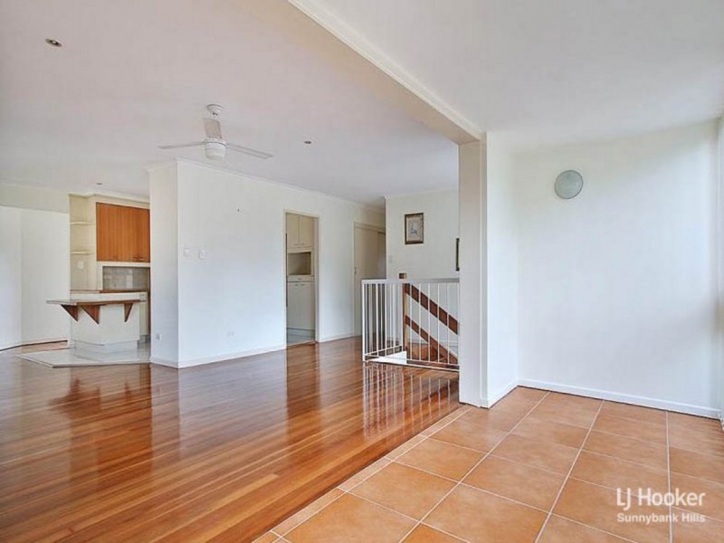 513 Broadwater Road, Mansfield QLD 4122