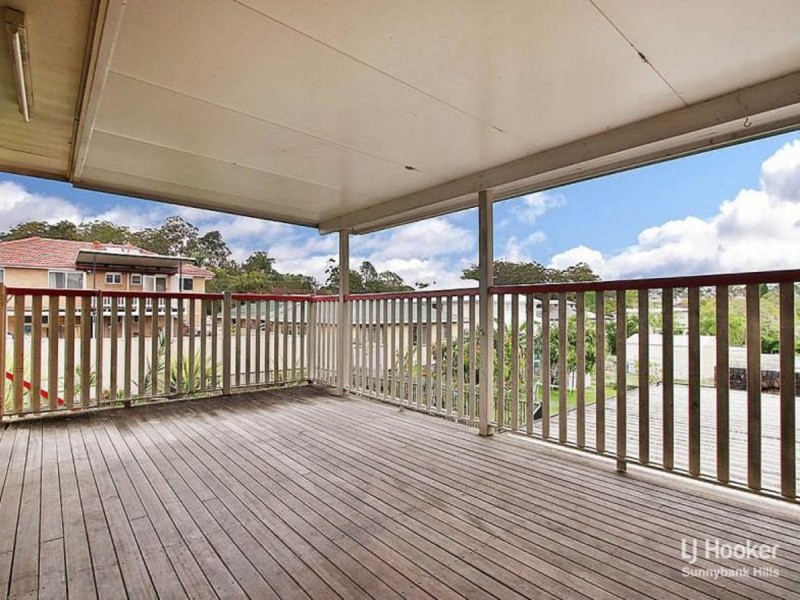 513 Broadwater Road, Mansfield QLD 4122