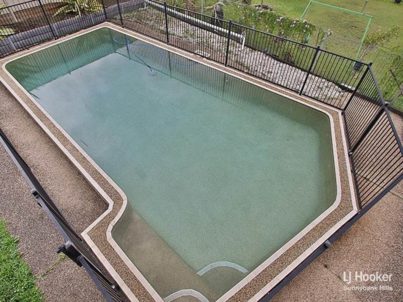 513 Broadwater Road, Mansfield QLD 4122