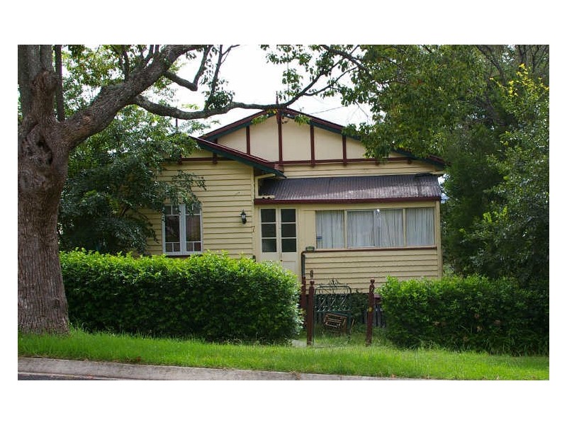 7 Cumming Street, Toowoomba QLD 4350