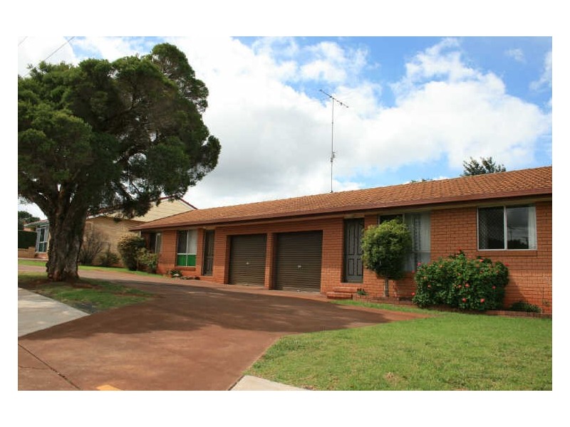 264 Tor Street, Wilsonton QLD 4350