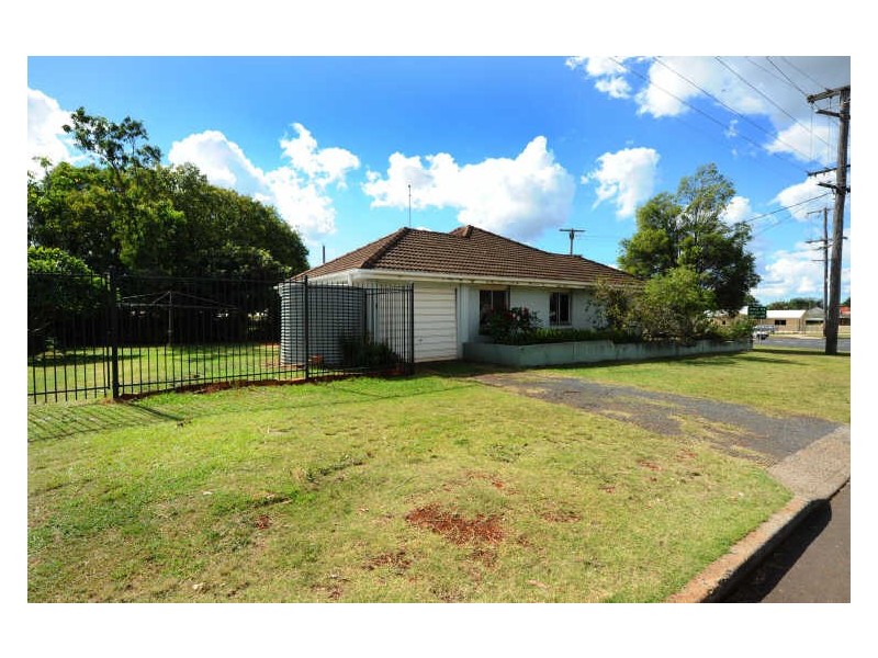 113 Anzac Avenue, Newtown QLD 4350