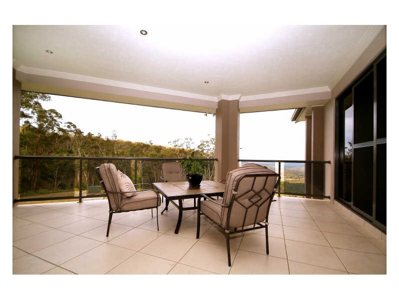 2 Mackenzie Street, Mount Lofty QLD 4350