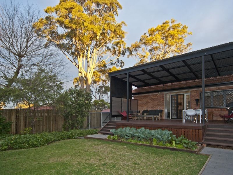 11 Henderson Street, Newtown QLD 4350