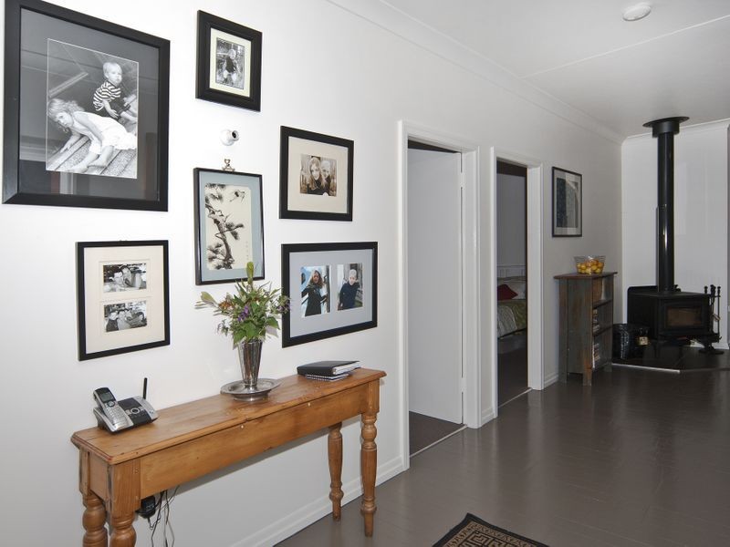 11 Henderson Street, Newtown QLD 4350