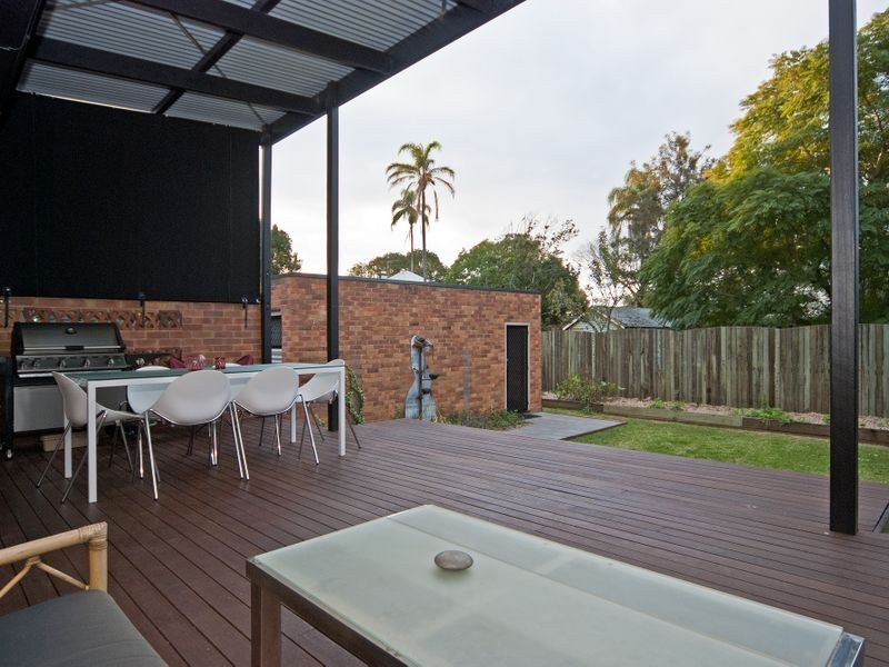 11 Henderson Street, Newtown QLD 4350