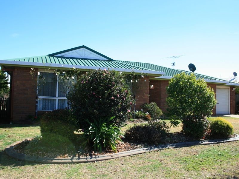 9 Lacebark Court, Glenvale QLD 4350