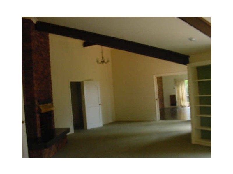 8 Inadale Court, Middle Ridge QLD 4350