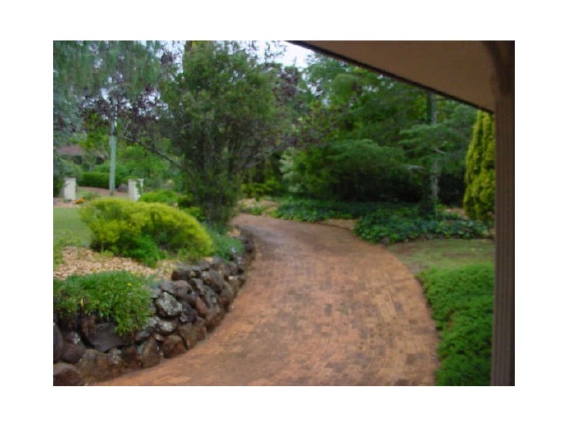 8 Inadale Court, Middle Ridge QLD 4350