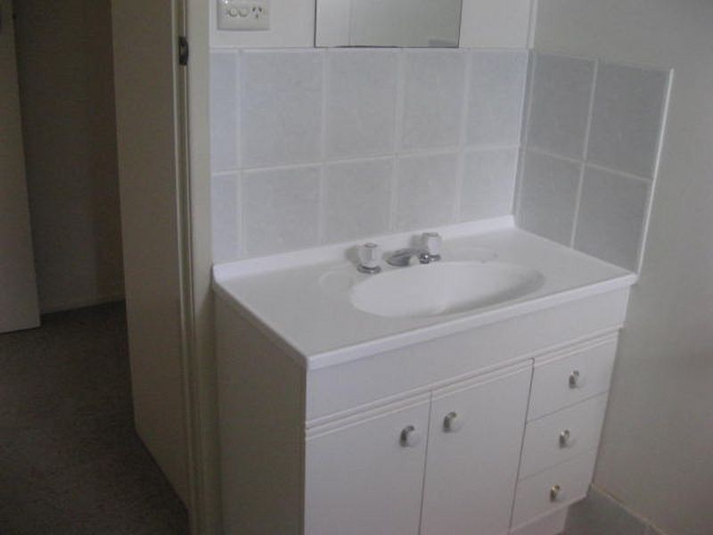 4/267b Geddes Street, Centenary Heights QLD 4350