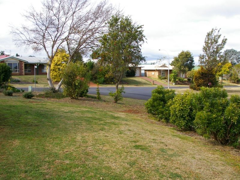 10 Bottlebrush Court, Glenvale QLD 4350