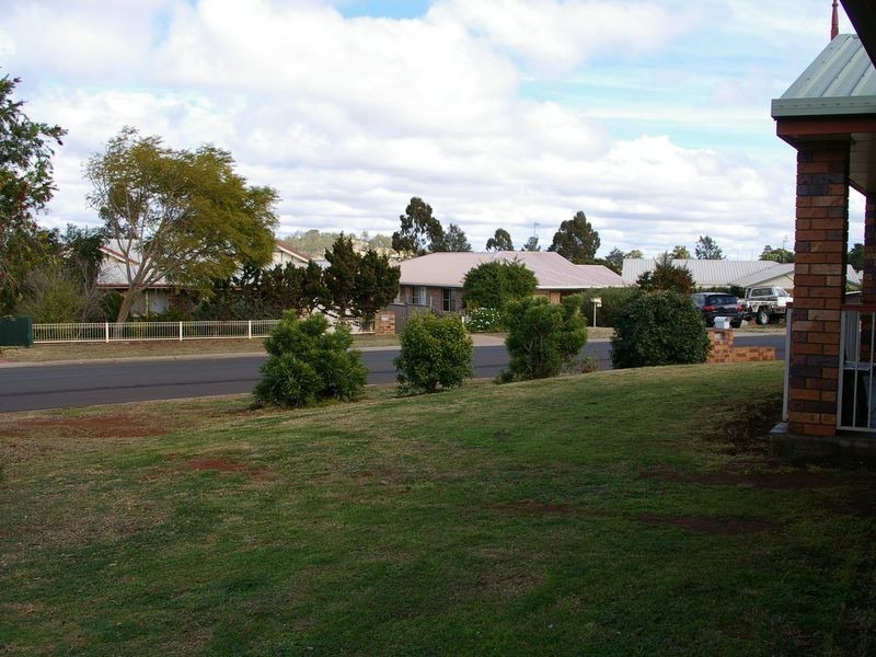 10 Bottlebrush Court, Glenvale QLD 4350