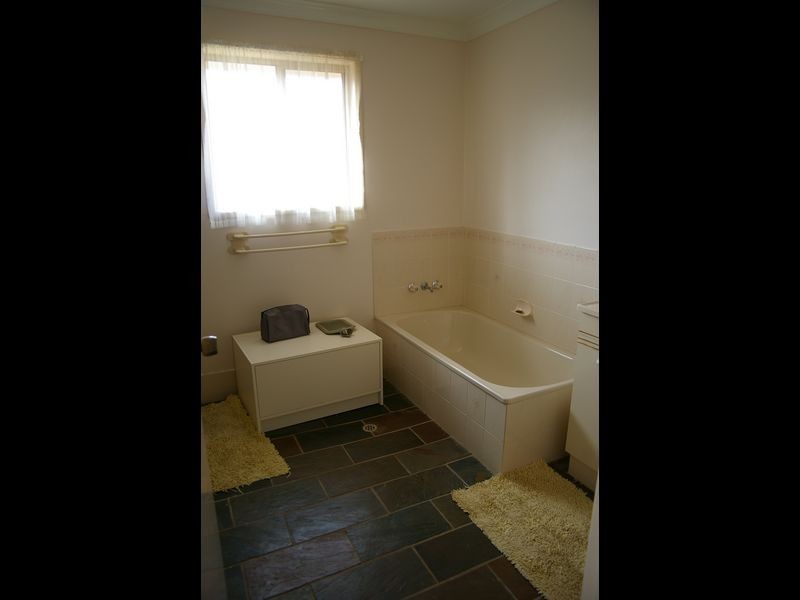 10 Bottlebrush Court, Glenvale QLD 4350