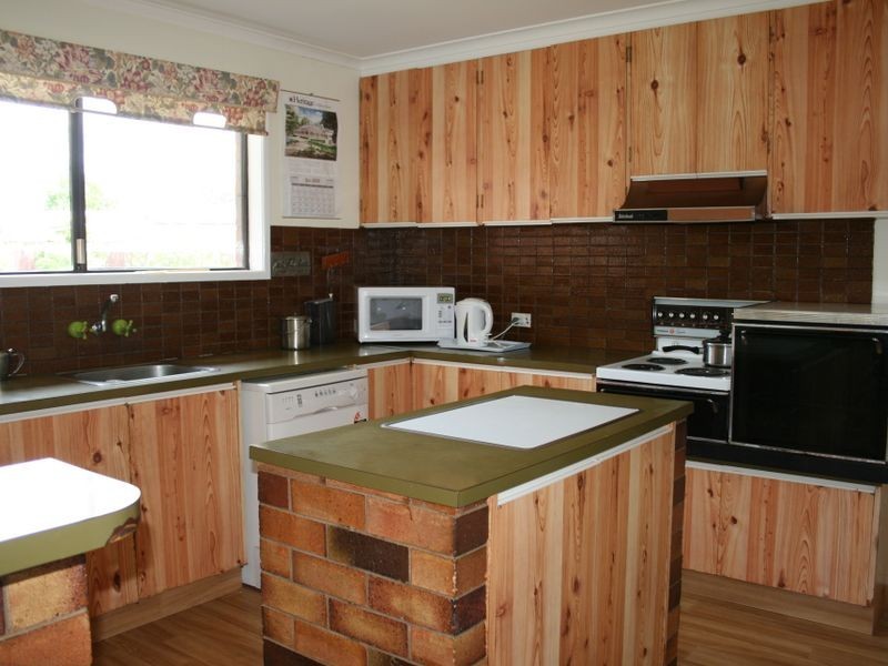 15 Nandi Court, Newtown QLD 4350