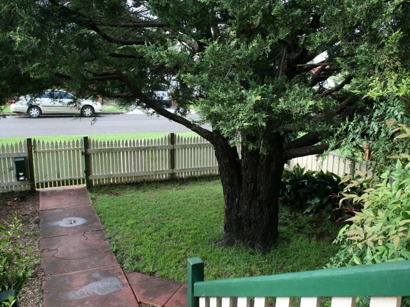 12 Henderson Street, Toowoomba QLD 4350