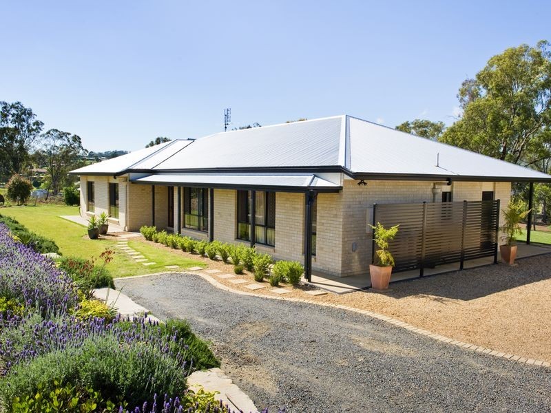 9 Karingal Court, Glenvale QLD 4350