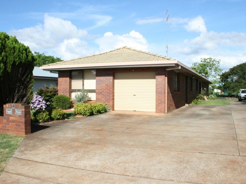 1/4 Burton Street, Toowoomba QLD 4350
