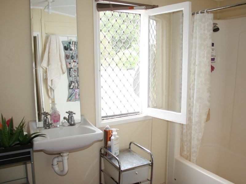 1/23 Adam Street, North Toowoomba QLD 4350