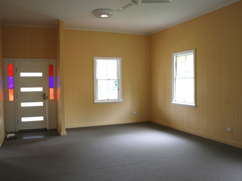 2/23 Adam Street, North Toowoomba QLD 4350