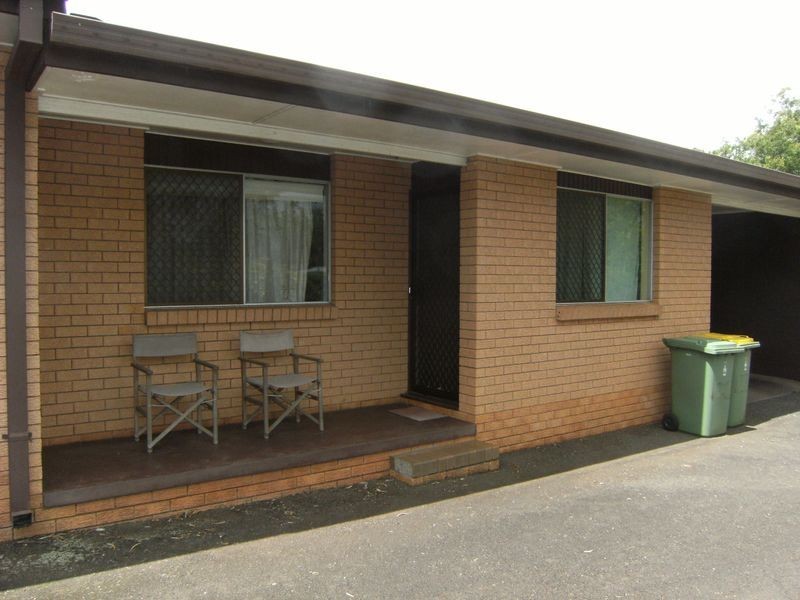 12 Tara Street, Wilsonton QLD 4350